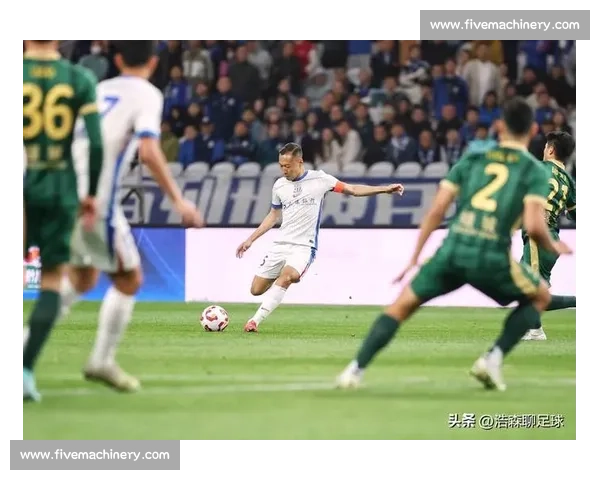 申花迎战柏斯关键一役考验攻防调整与晋级前景解析赛前看点与走势分析